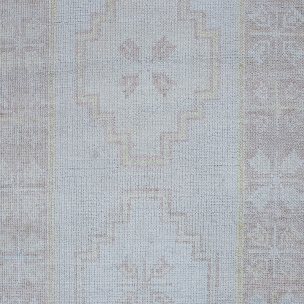 16256 Handwoven Rug 2’7x10