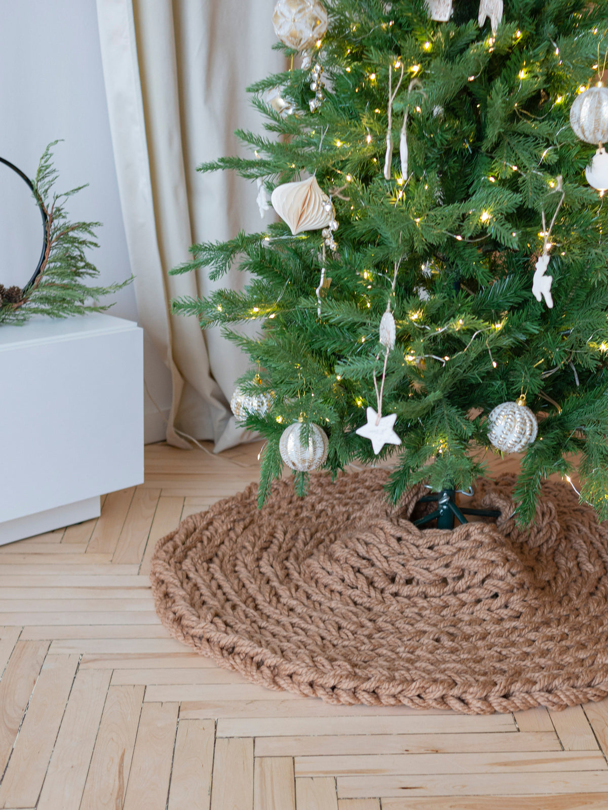 Beige Chunky Knit Christmas Tree Skirt