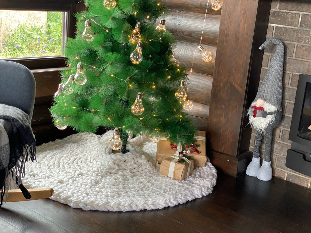 Creamy White Chunky Knit Christmas Tree Skirt
