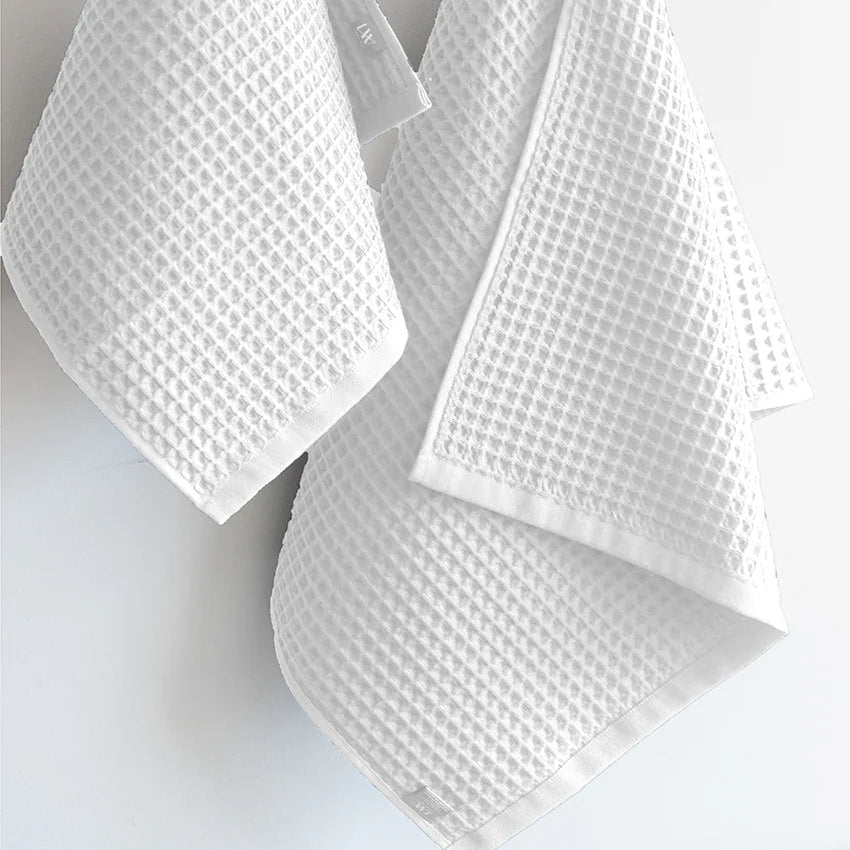 Cotton Waffle Bath Towel – Jacki | Soft Textured Lightweight Towel for Spa-Like Bathroom