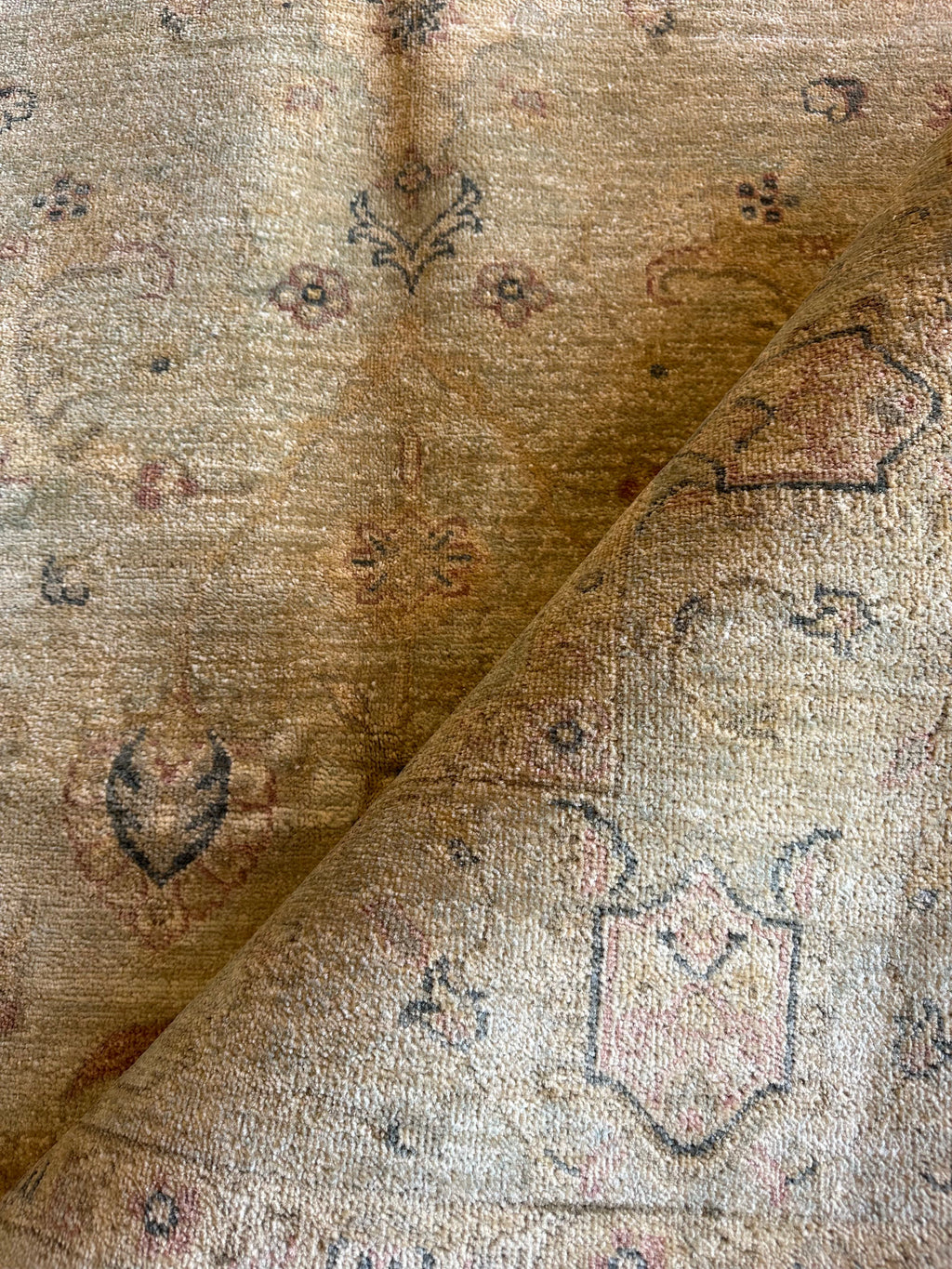 Natalia Beige Hand-Knotted Ziegler Rug - 5.4 x 7.9