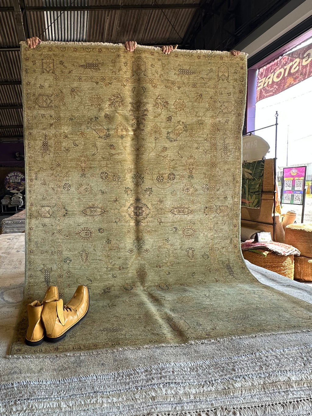Natalia Beige Hand-Knotted Ziegler Rug - 5.4 x 7.9