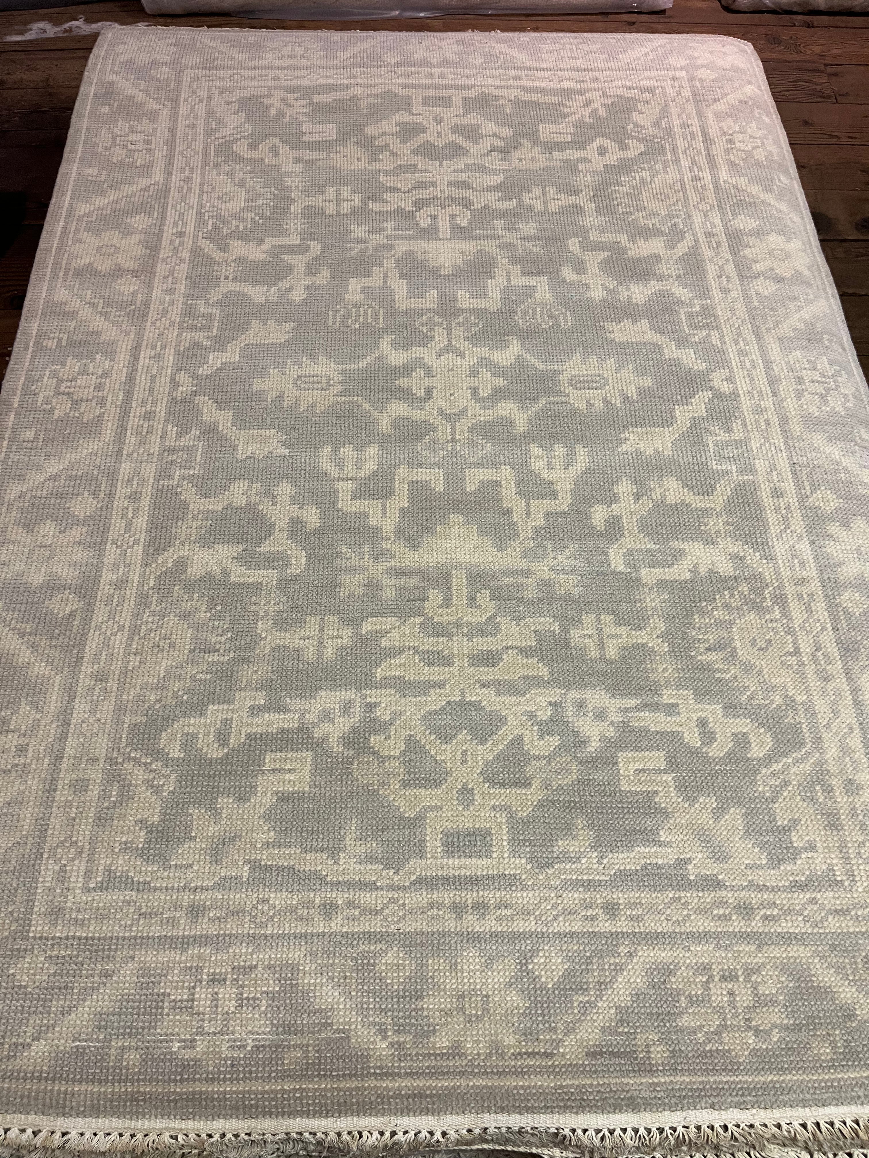 Margaret Sullivan 4x6 Silver and Grey Hand-Knotted Oushak Rug - CLEARANCE 30% OFF
