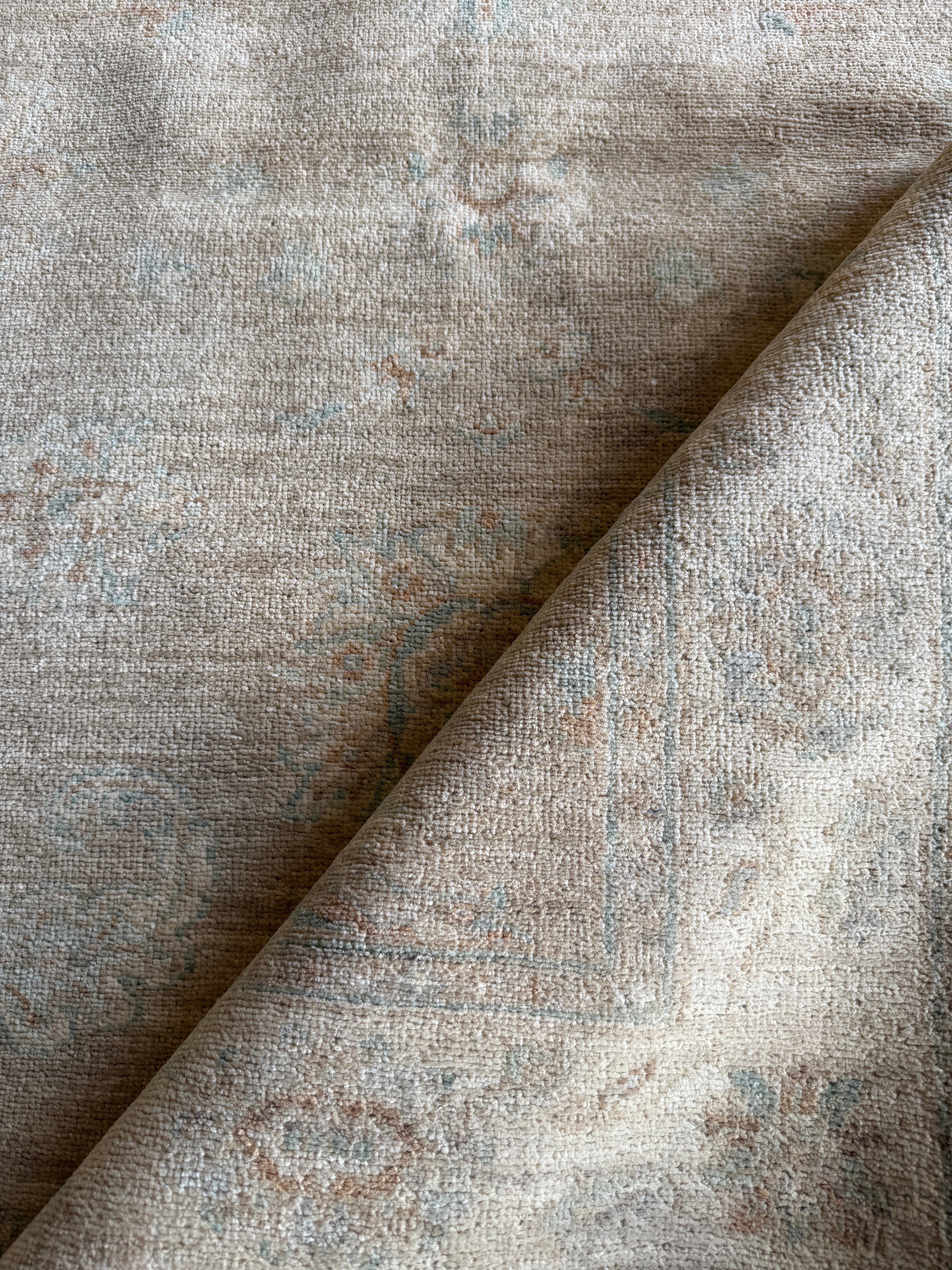 Phylicia Feldman 3.3x4.10 Cream Hand-Knotted Farhan Rug