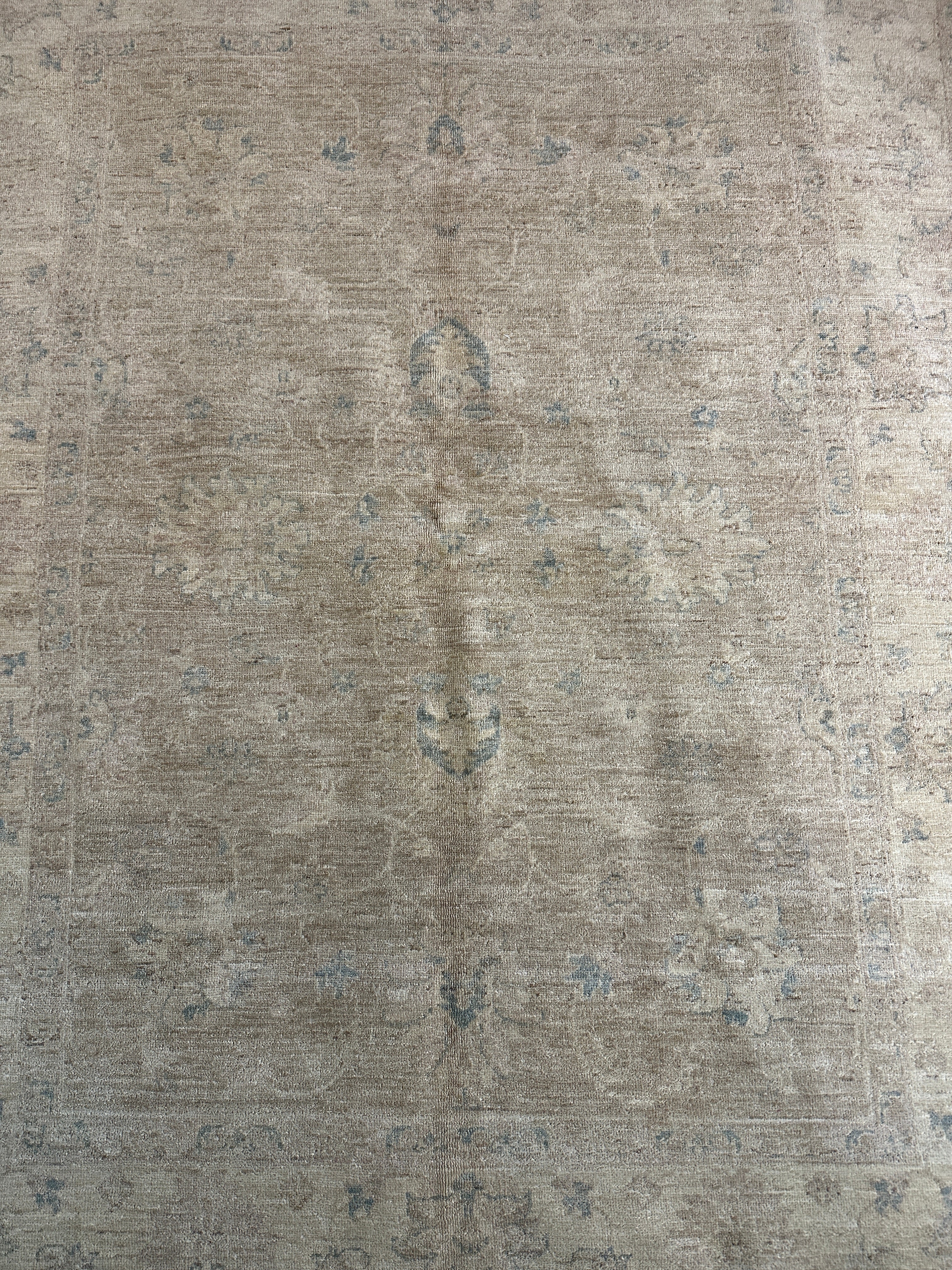 Greta Lee 5.2x6.6 Tan Hand-Knotted Farhan Rug