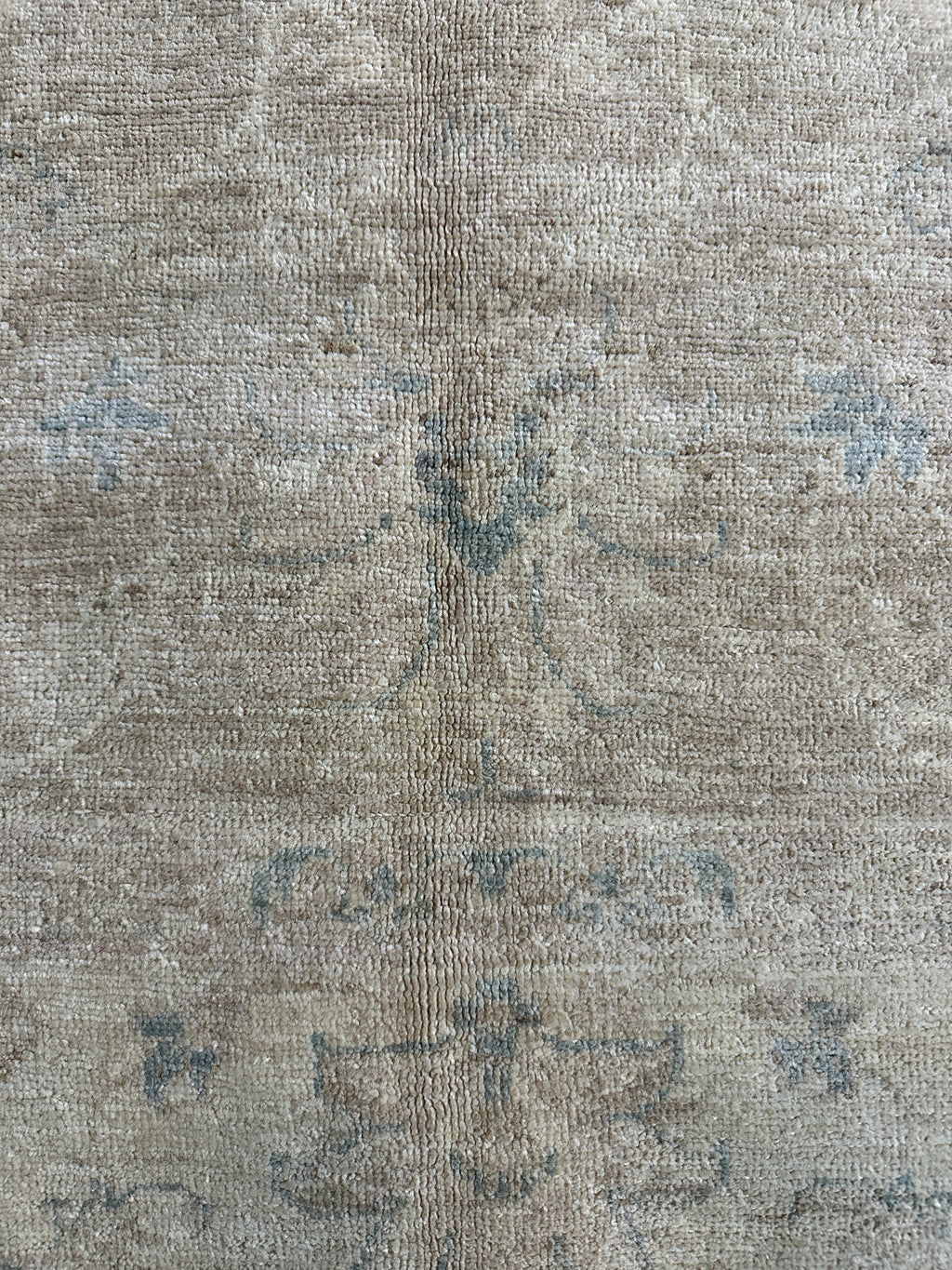 Greta Lee 5.2x6.6 Tan Hand-Knotted Farhan Rug