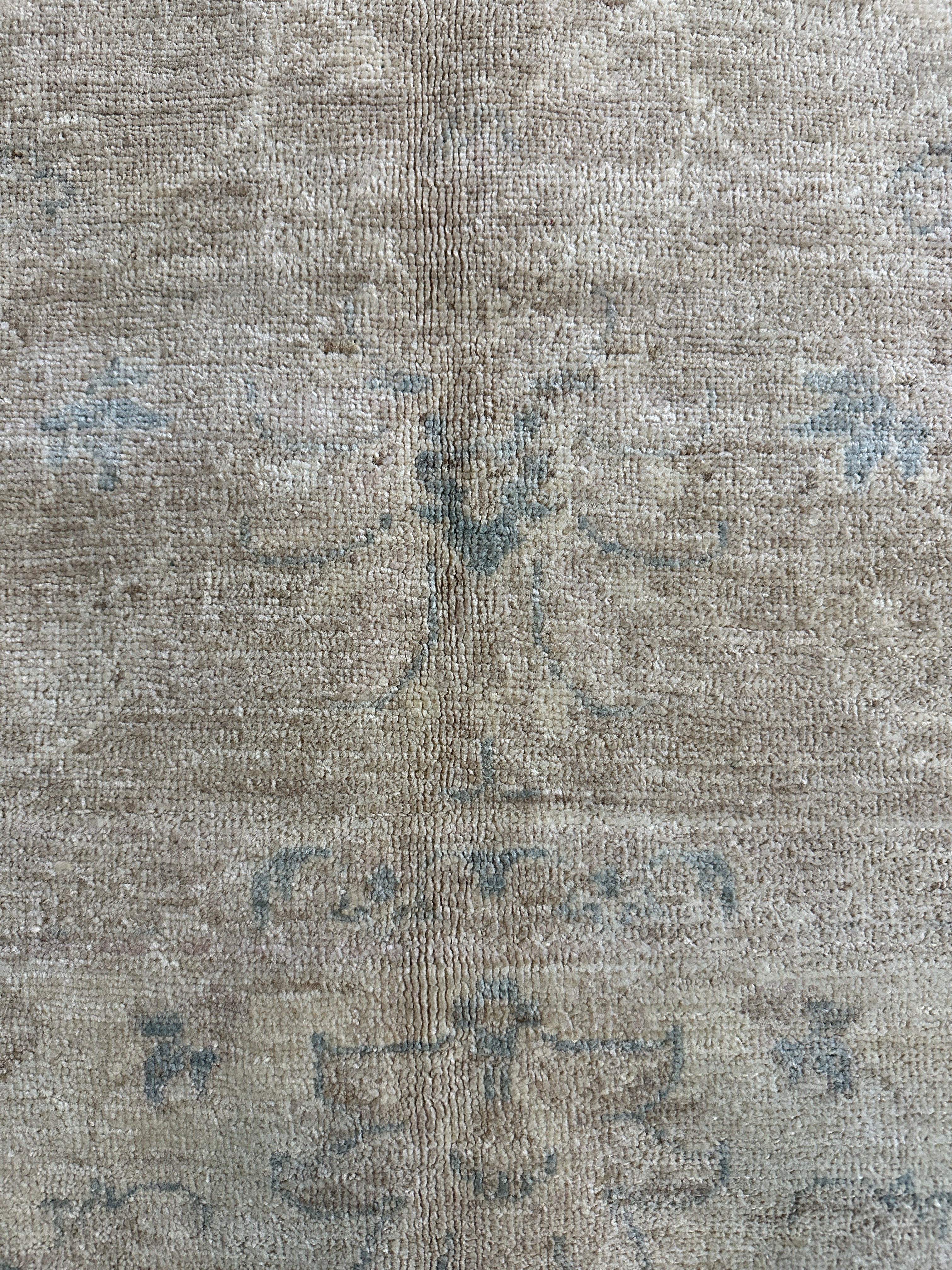 Greta Lee 5.2x6.6 Tan Hand-Knotted Farhan Rug