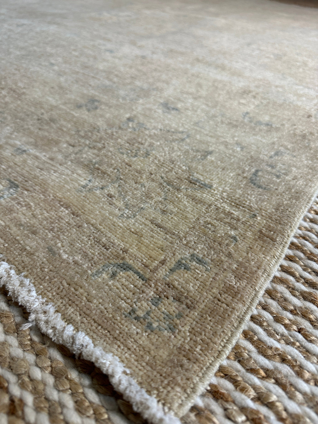 Greta Lee 5.2x6.6 Tan Hand-Knotted Farhan Rug