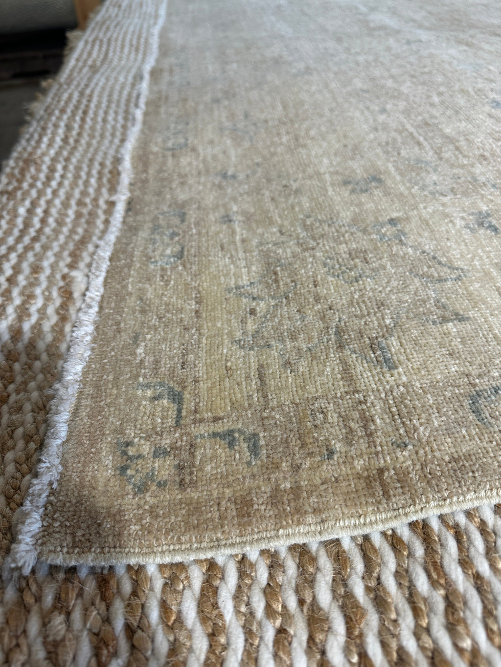 Greta Lee 5.2x6.6 Tan Hand-Knotted Farhan Rug