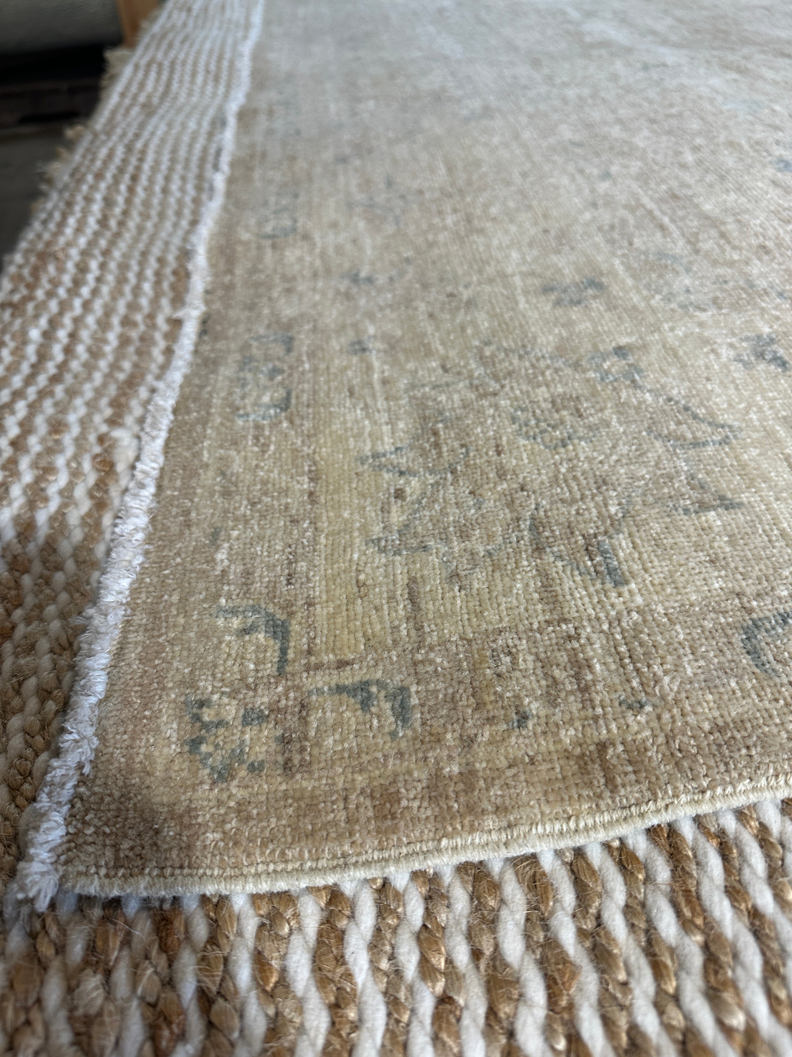 Greta Lee 5.2x6.6 Tan Hand-Knotted Farhan Rug