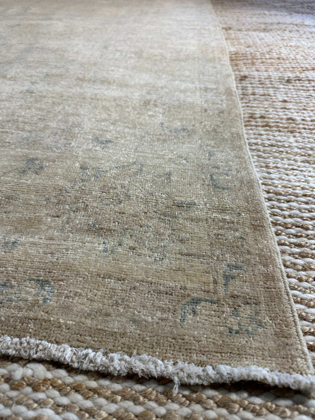 Greta Lee 5.2x6.6 Tan Hand-Knotted Farhan Rug