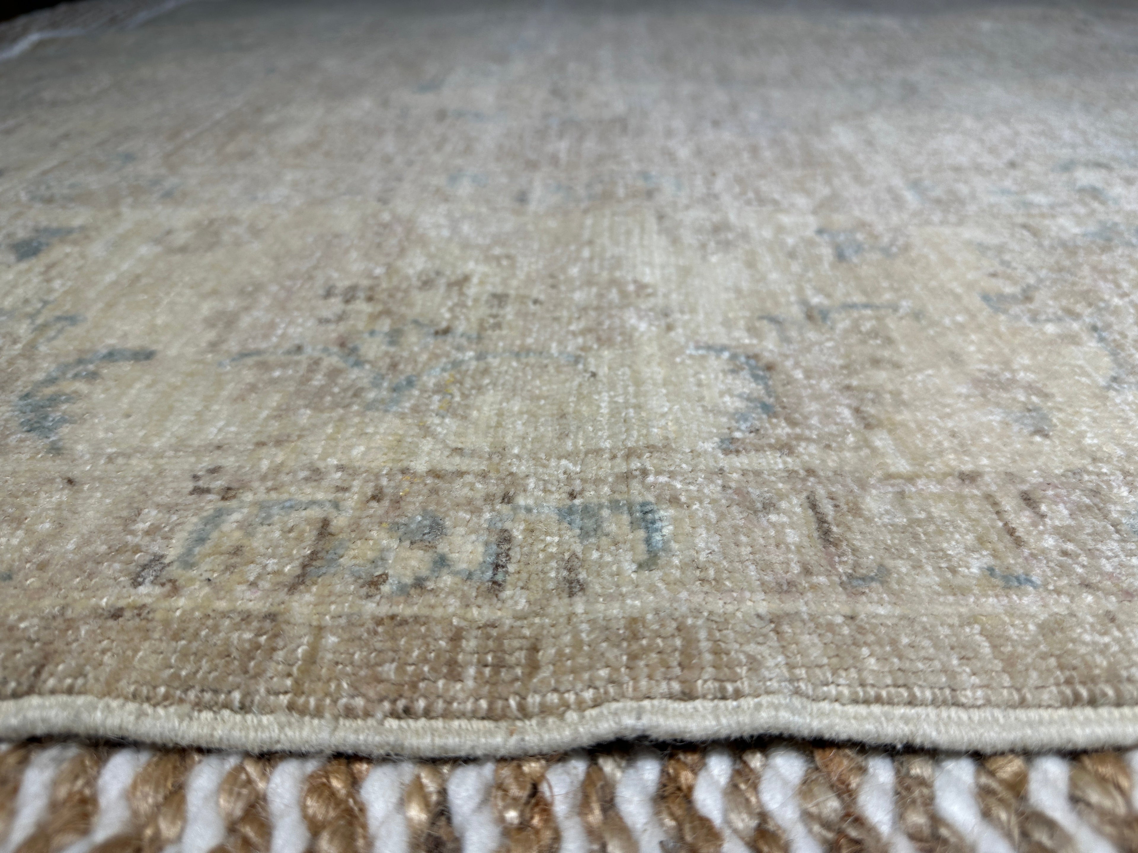 Greta Lee 5.2x6.6 Tan Hand-Knotted Farhan Rug