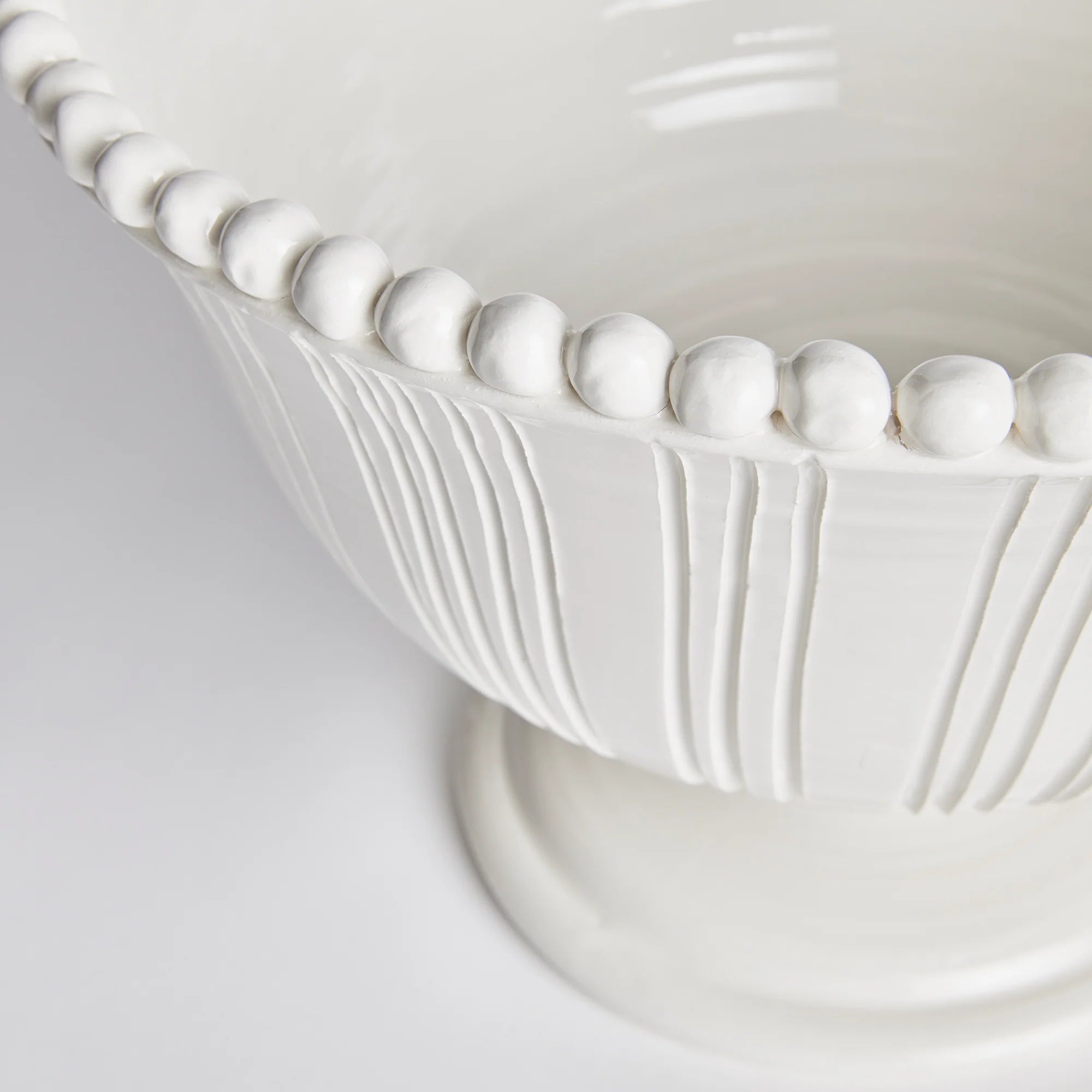 Handcrafted Italian Perla Footed Bowl – Ribbed Ceramic Decorative Centerpiece | Sorelle Rossi