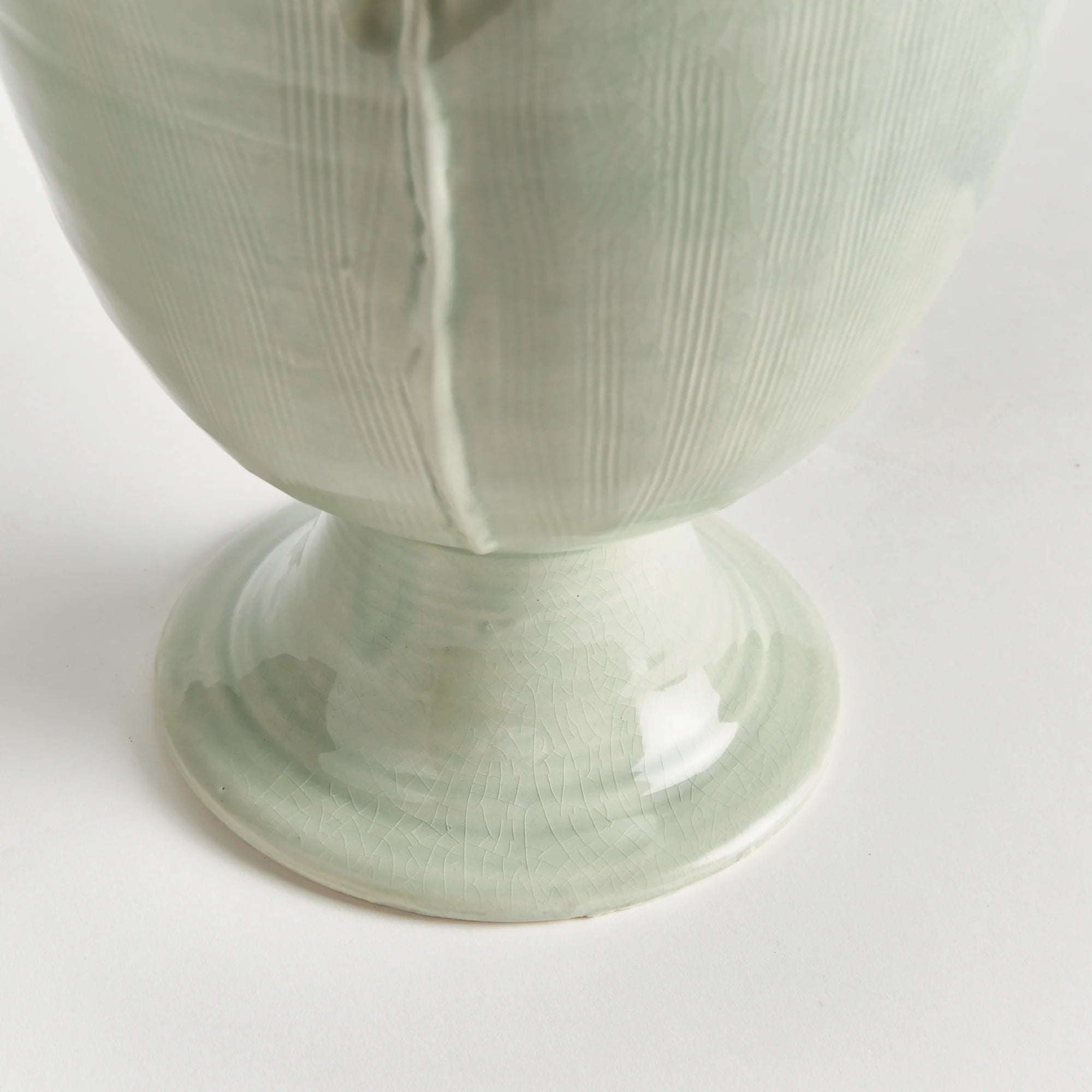 Handmade Italian Petalo Vase – Sculptural White Ceramic Centerpiece | Sorelle Rossi