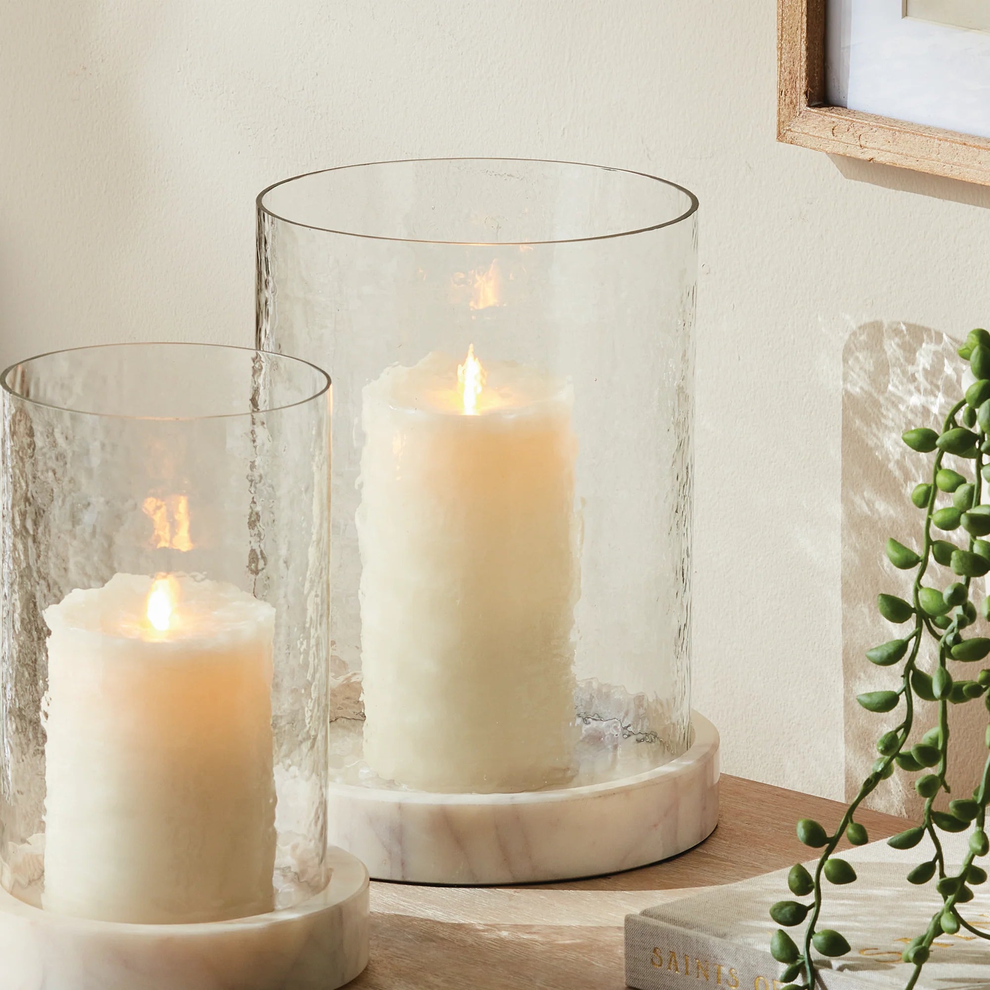 Hammered Glass Hurricane Candle Holder with Marble Tray – Modern Decorative Lantern | Sorelle Rossi