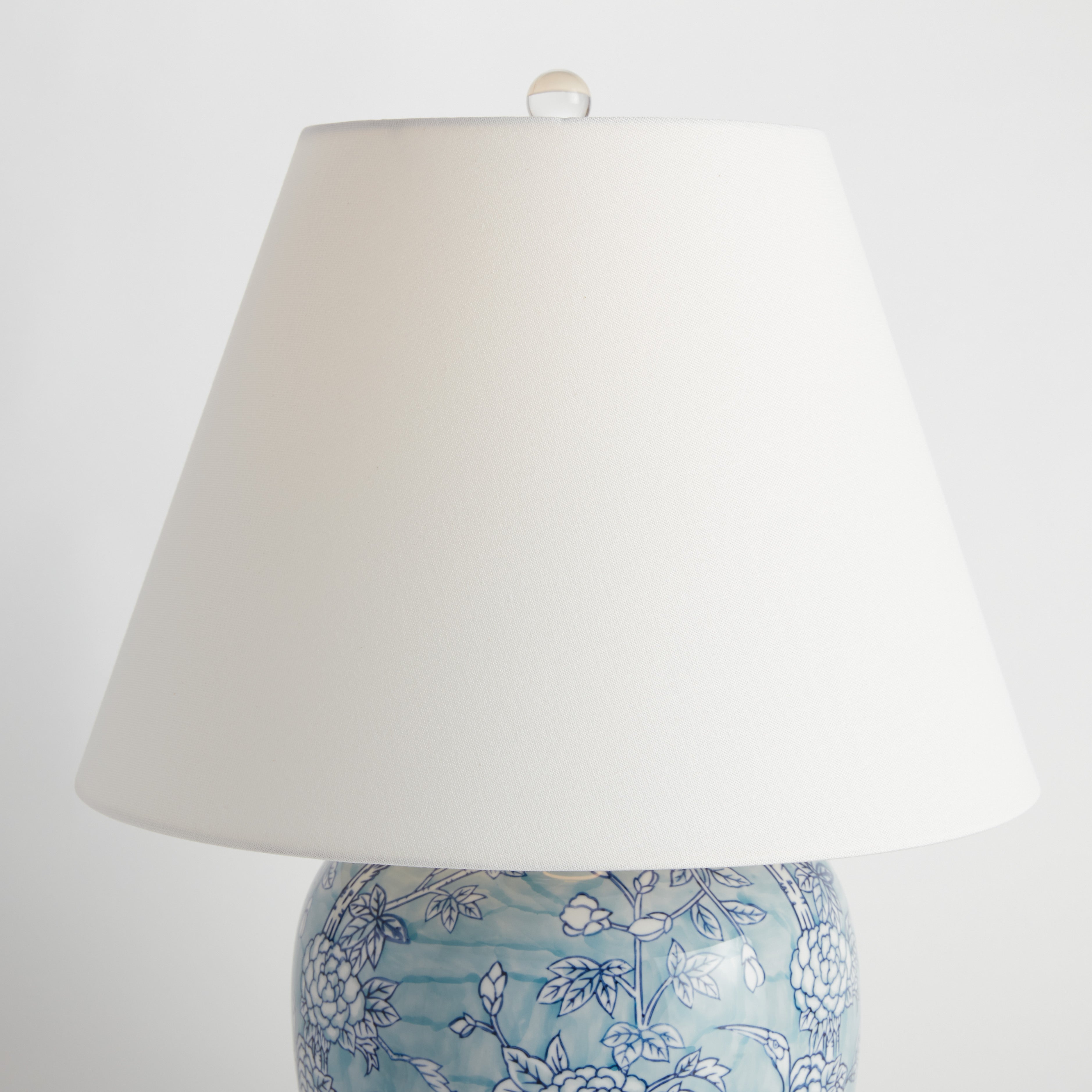 Hanni Chinoiserie Porcelain Table Lamp with Linen Shade