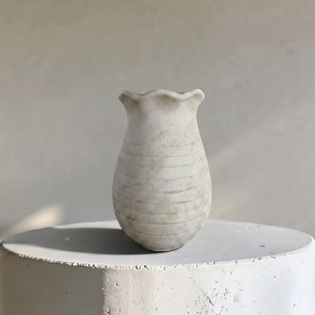 Sable Scalloped Terracotta Crock | Aged White or Earthly Brown