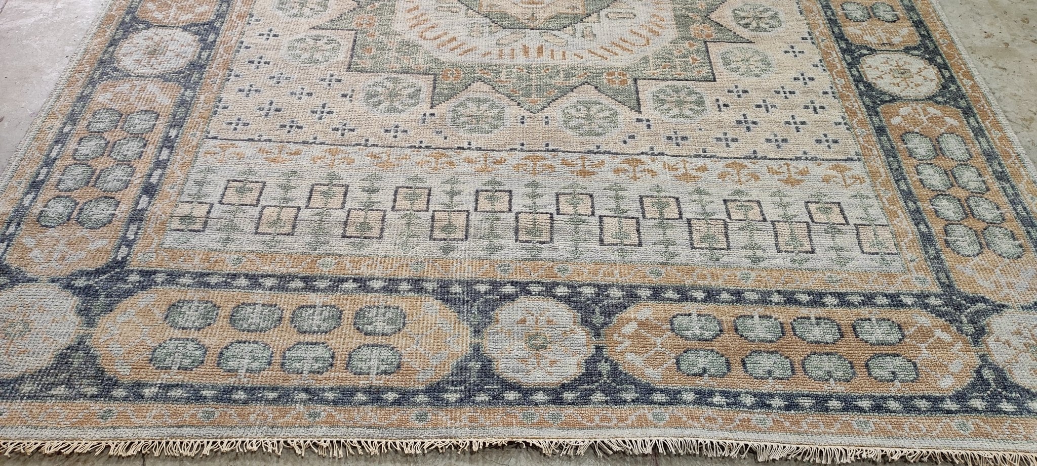 Aly Daly 8.3x10.3 Tan and Grey Hand-Knotted Oushak Rug