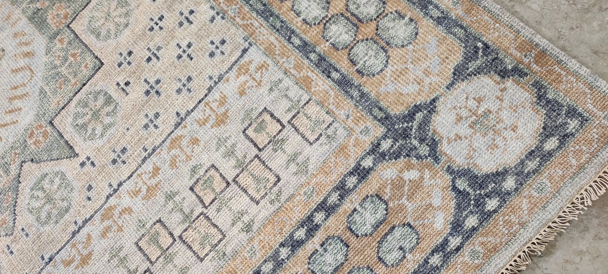 Aly Daly 8.3x10.3 Tan and Grey Hand-Knotted Oushak Rug