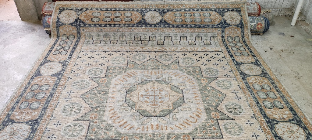 Aly Daly 8.3x10.3 Tan and Grey Hand-Knotted Oushak Rug