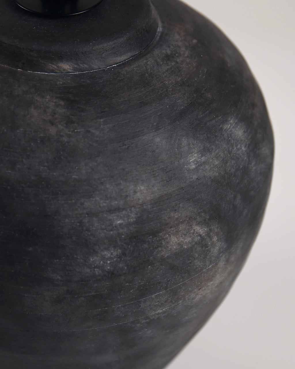 Zarita Minimalist Table Lamp - Black & Tan Textured
