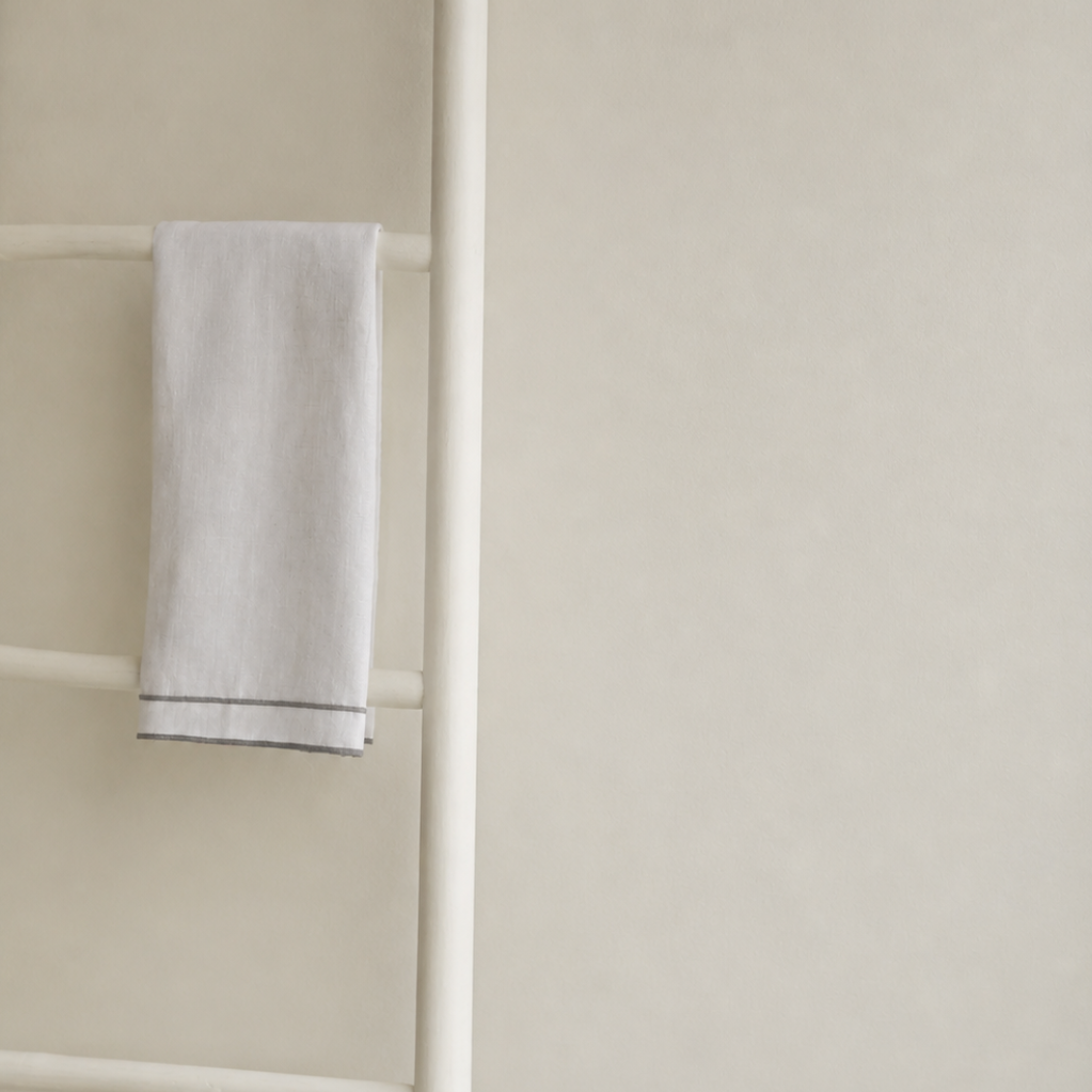 Luxury White Linen Tea Towels with Double Silver Stitching – Set of 6 (Leonardo)