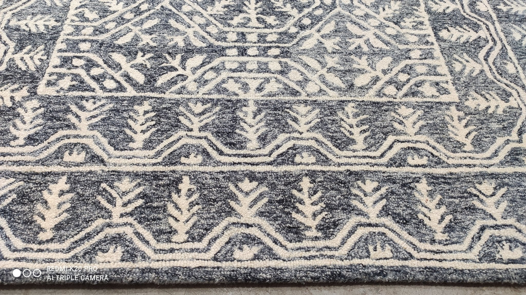Stinger 5x7.6 Hand Tufted Carpet