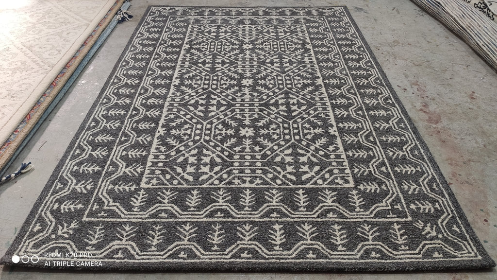 Stinger 5x7.6 Hand Tufted Carpet
