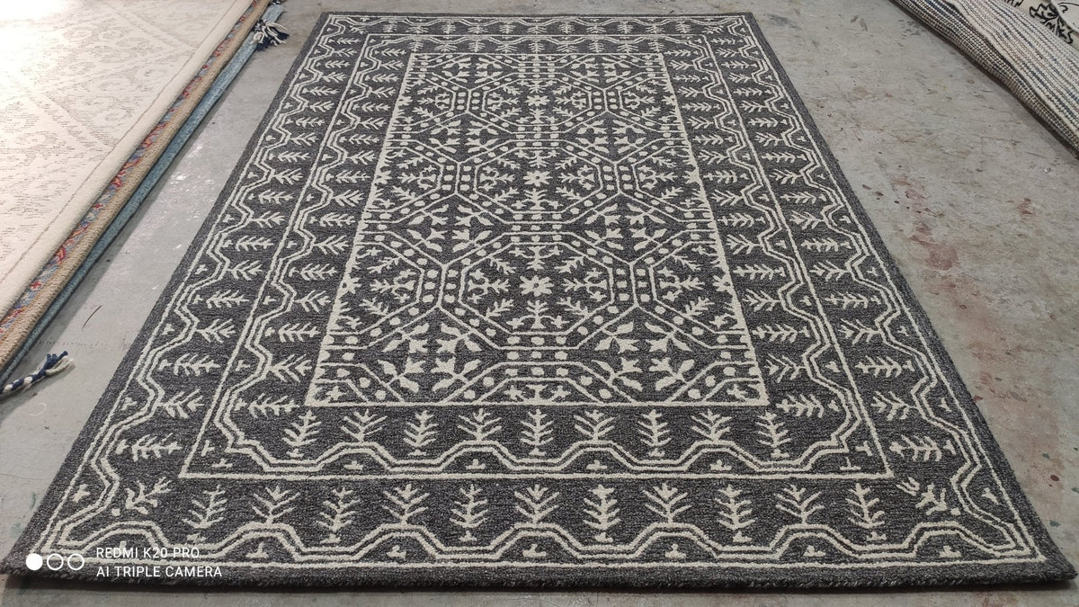 Stinger 5x7.6 Hand Tufted Carpet