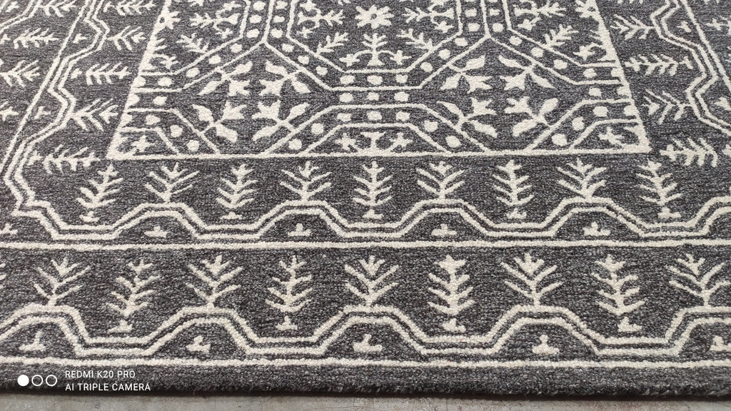 Stinger 5x7.6 Hand Tufted Carpet