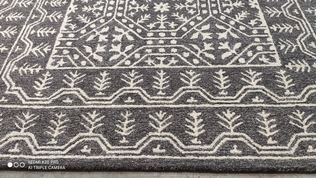 Stinger 5x7.6 Hand Tufted Carpet