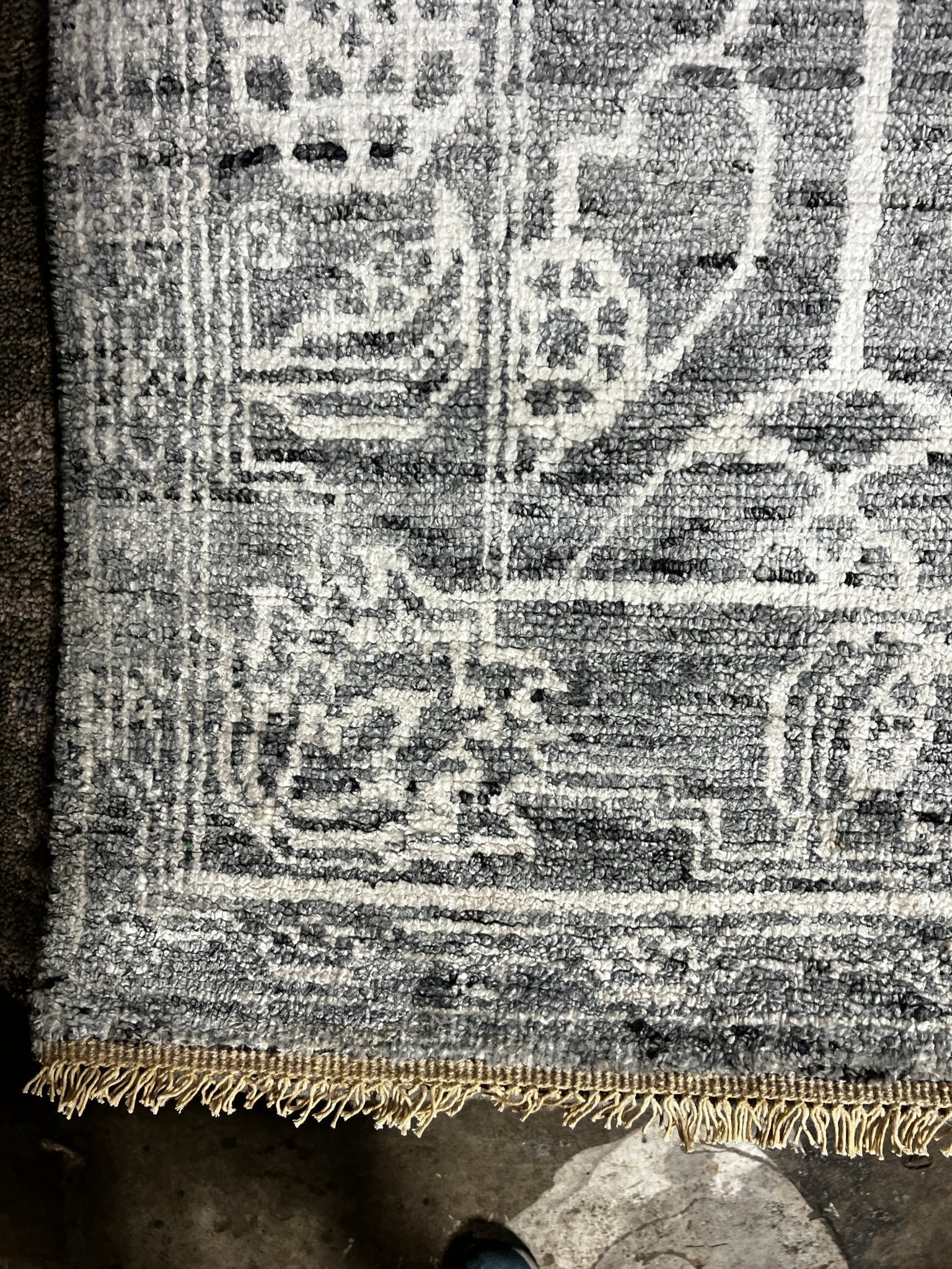 Terza 6x9 Grey & Ivory Floral Hand Knotted