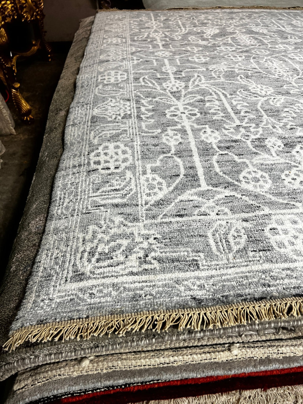 Terza 6x9 Grey & Ivory Floral Hand Knotted