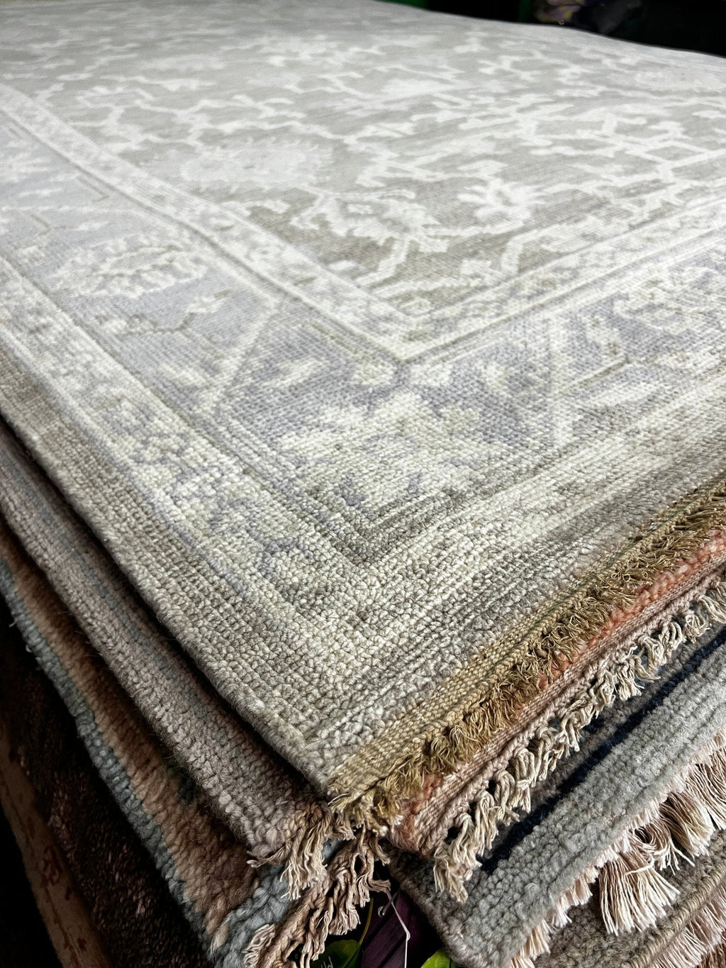 Tyra Stanks 6x8.9 Silver and Grey Hand-Knotted Lichi Rug